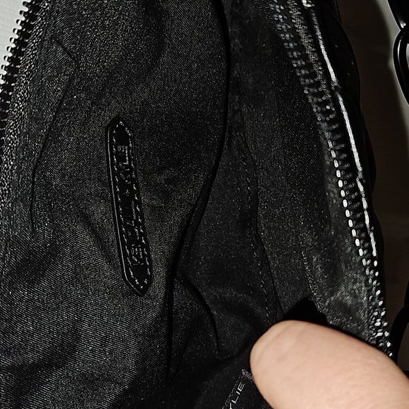 Kylie + Kendall Black Adjustable Shoulder Chain Hand Bag Polyurethane Polyester - Picture 6 of 8